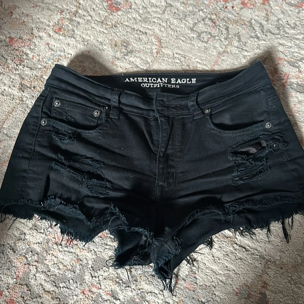 American Eagle black shorts - Picture 2 of 4